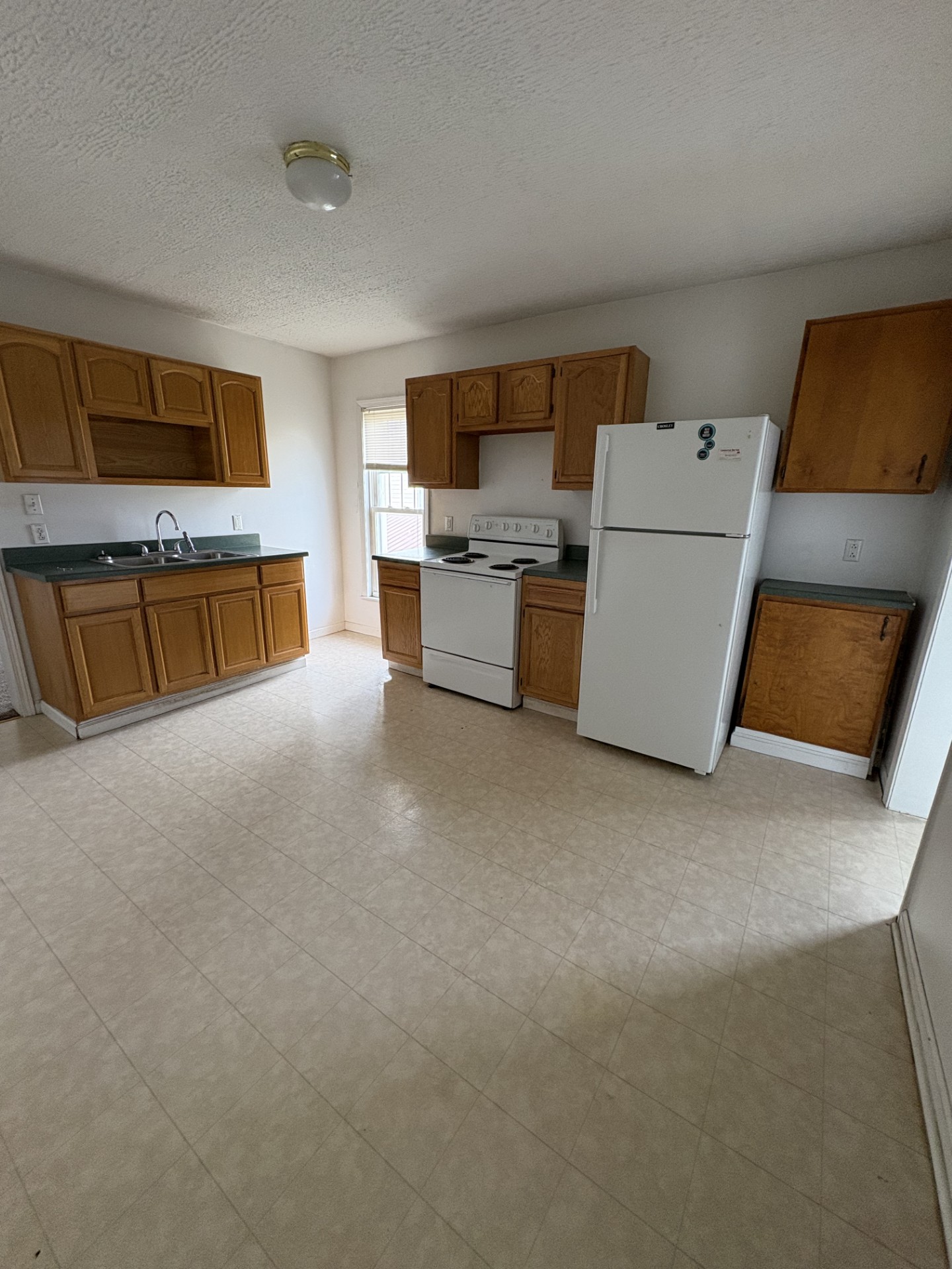 900 Highland Avenue - 3