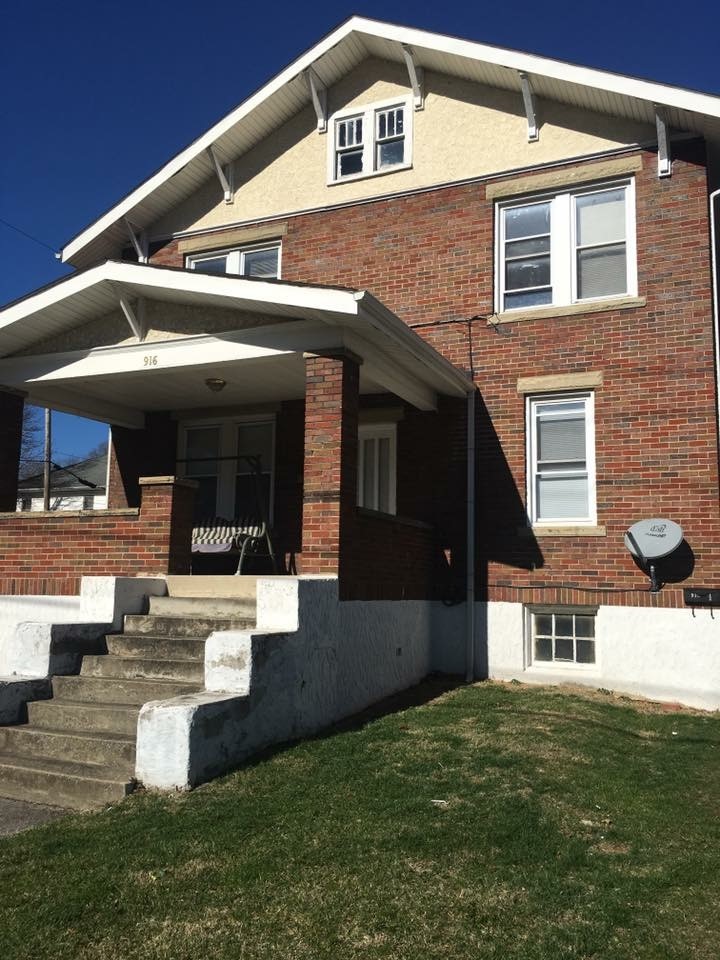 916 College Ave